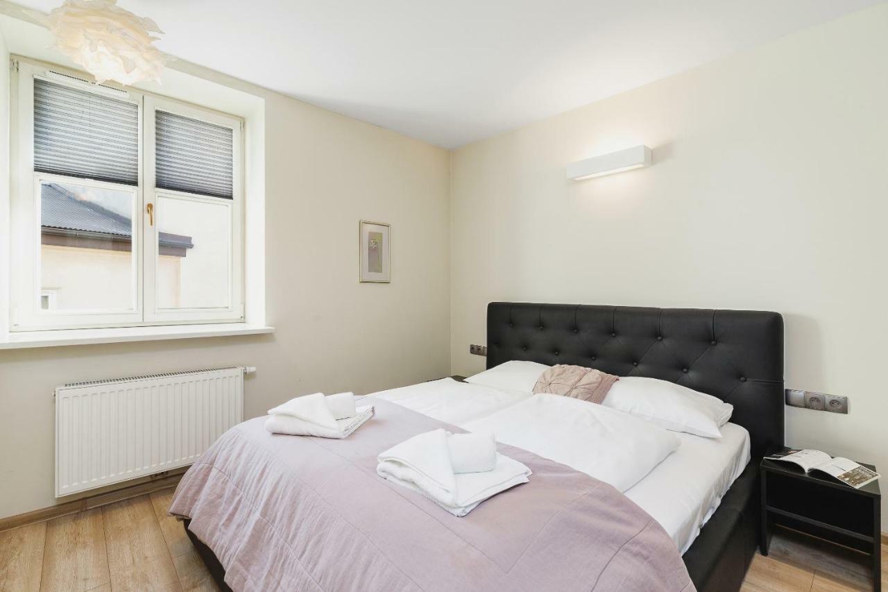 Apartments Cracow Miodowa By Renters Красков Екстериор снимка