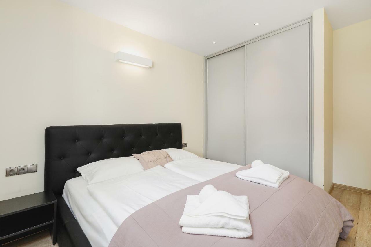 Apartments Cracow Miodowa By Renters Красков Екстериор снимка